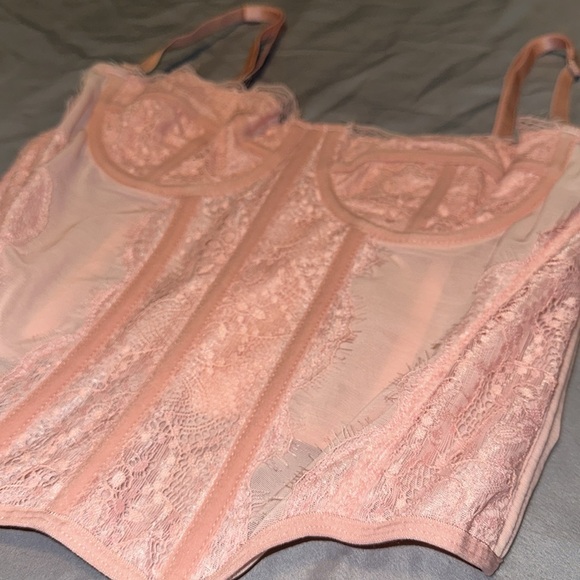 light pink corset top - Picture 3 of 3